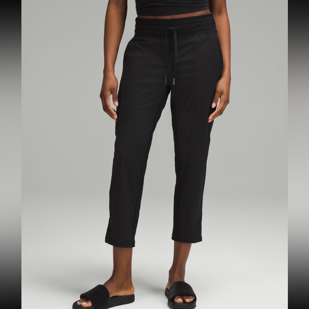 Lululemon Dance Studio Pants Black Color Womens size 2 Inseam 25”